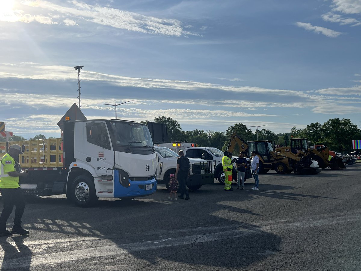 DCDPW's tweet photo. Big wheels, big fun, BIG energy — Truck Touch kicks off today at RFK Lot 8!

From dump trucks 🚛 to street sweepers 🧹 to fire engines 🚒, our biggest, boldest vehicles are lining up for kids (and grownups) to climb in 🧒, honk the horn 📣, snap a pic 📸, and meet the crews who keep DC moving!

Don’t miss this hands-on, family-friendly event — it’s gonna be LOUD, FUN, and unforgettable!
