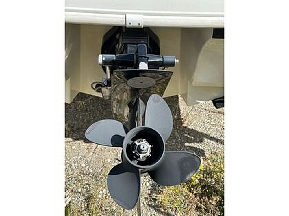 danebruce's tweet photo. 2012 Caravelle Boats FISH AND SKI 182 $15,999 https://t.co/vH1cg8iTHH