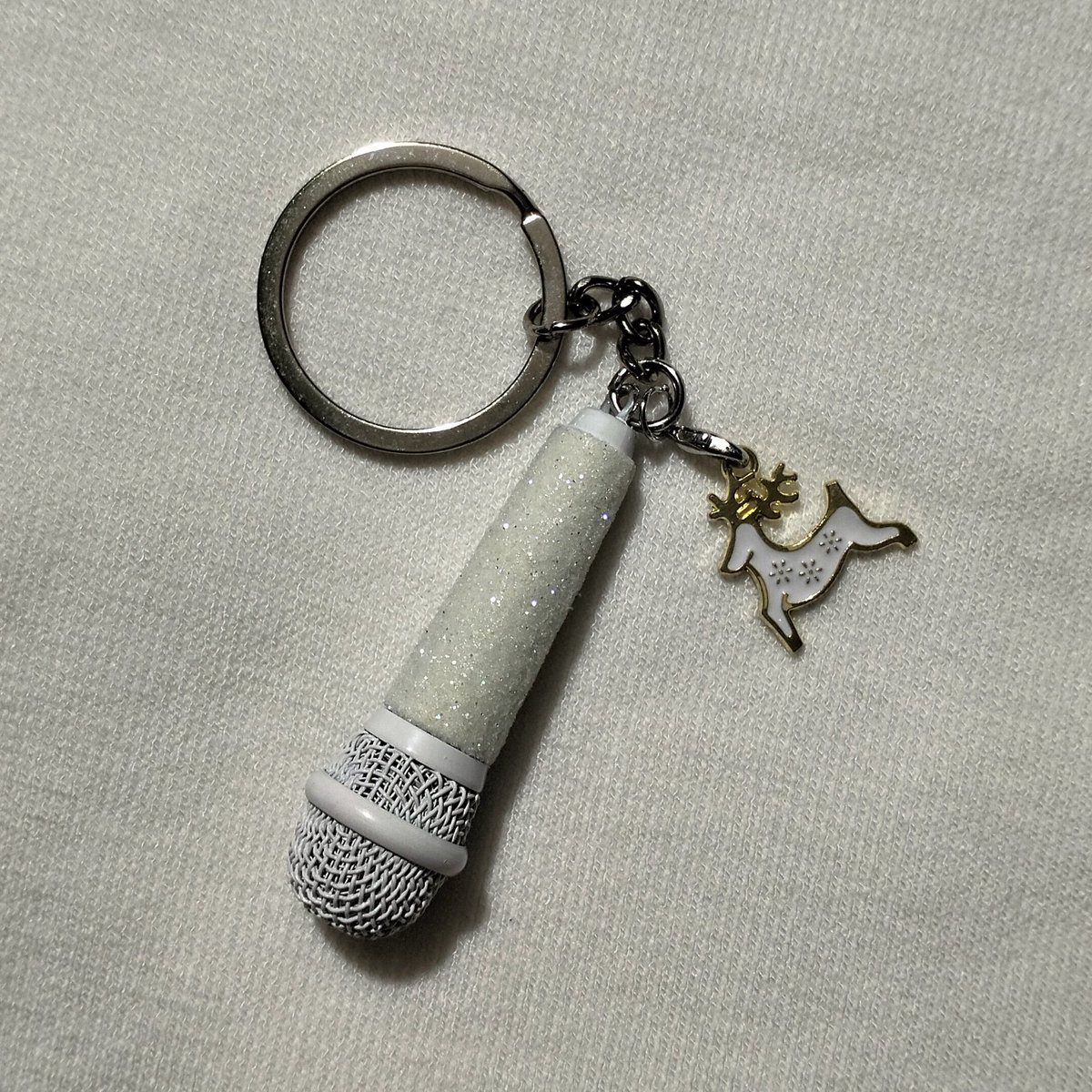 plumyzey's tweet photo. got my shua mic prize ෆ.

thank you so so so much for this, ate. it's sooooo BEAUTIFUL~ if you want to have your bias' inspired mic, check @paintnfootprint ! happy budol guys!

#조슈아 #PF_Feedback ✨ https://t.co/KEqSYwiTfs