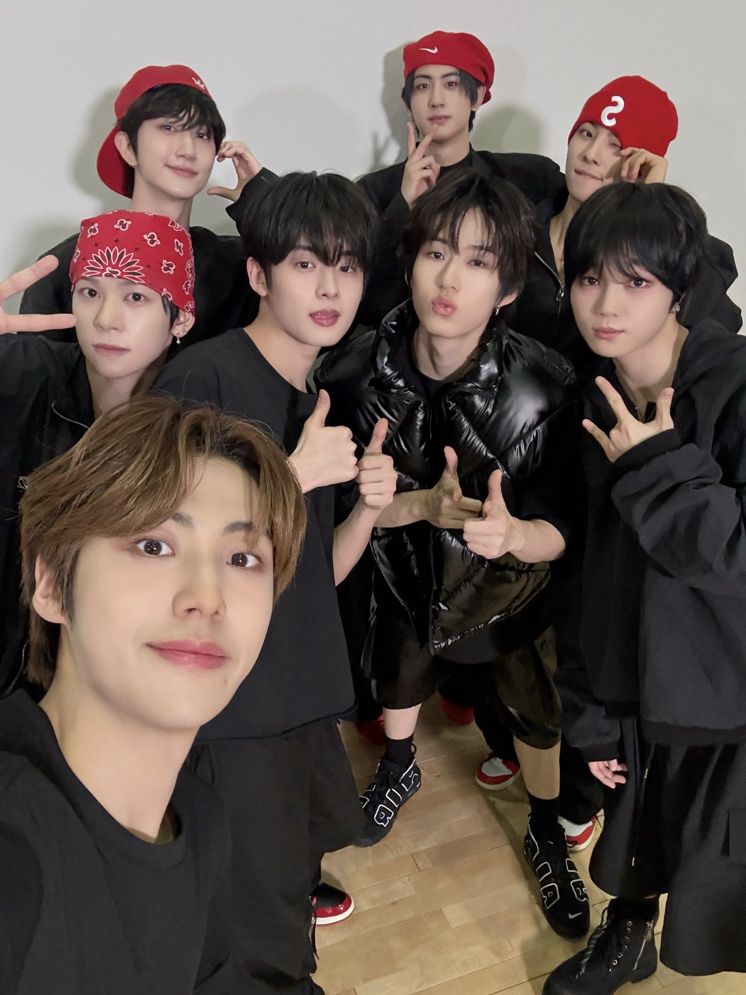 公式の ATEEZ サン KCON コンベンション サイン トレカ