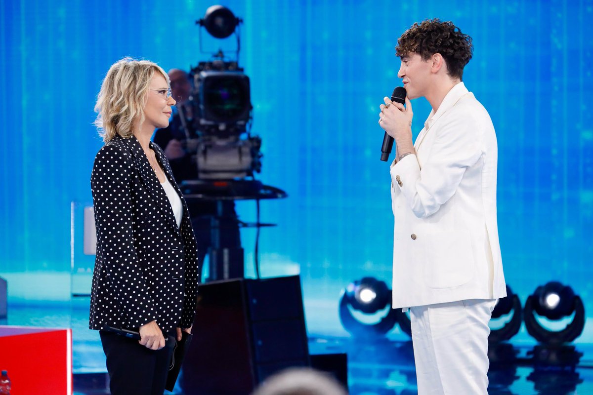 Michele Bravi (@michele_bravi) on Twitter photo Stasera ad <a href="/AmiciUfficiale/">Amici Ufficiale</a>.
“Lo ricordo io per te” piano e voce in uno dei posti che più assomigliano a casa.
♥️ Stasera ad <a href="/AmiciUfficiale/">Amici Ufficiale</a>.
“Lo ricordo io per te” piano e voce in uno dei posti che più assomigliano a casa.
♥️