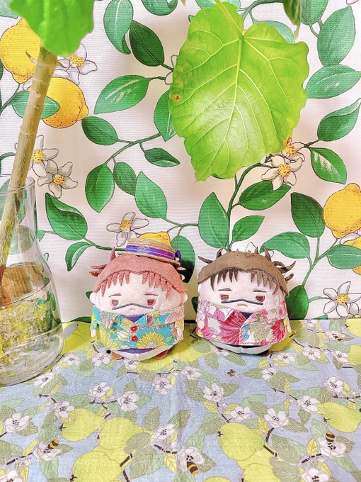 喫茶ぽてとさんところのアロハとカンカン帽、わ兄わた達に買ってきた 不服そうな顔しててかわいいね…ゆじをご覧よ この背景にも似合う笑顔