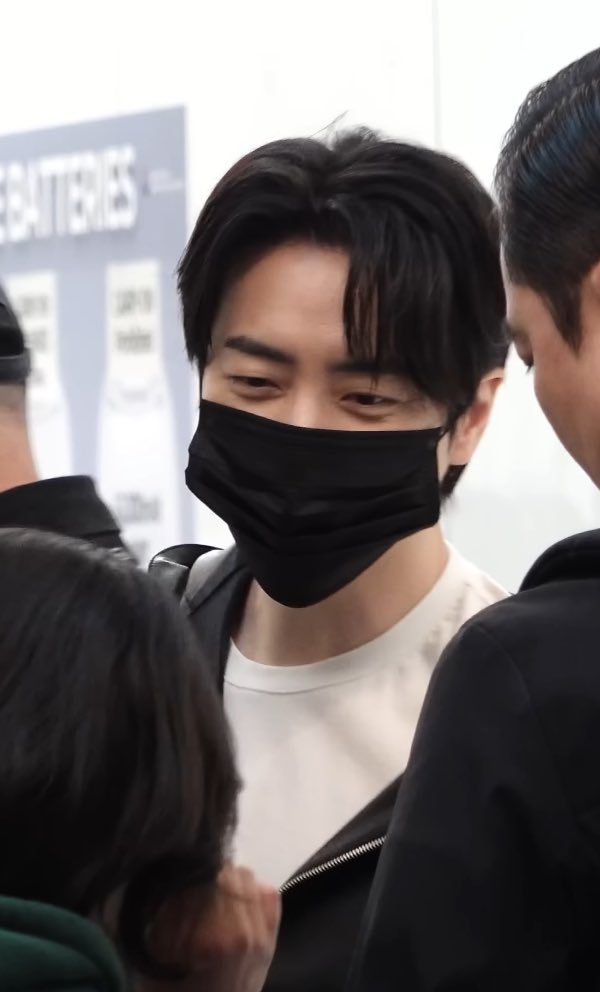 태국가는 공항주녁🖤 오늘도 너무 이뻤구나😚