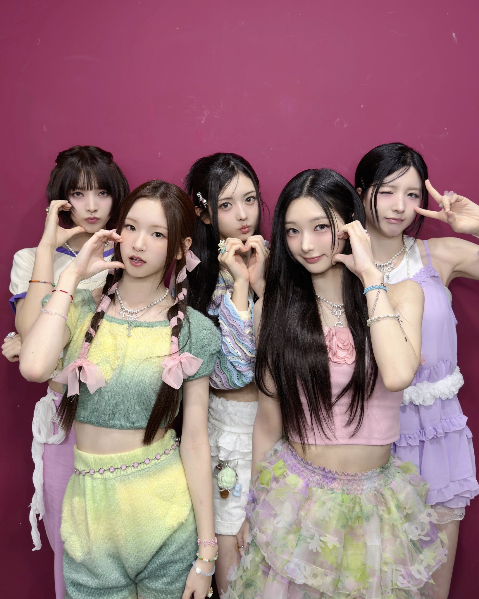 GqBhOGLb0AA_6GT?format=jpg&name=large