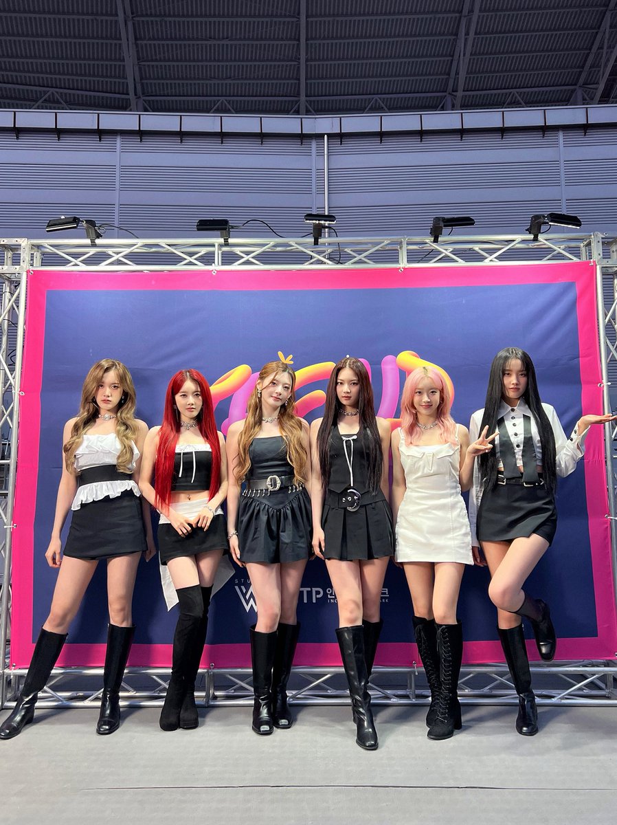 STAYC_official's tweet photo. 250503
Trend Wave Festival 2025

#STAYC #스테이씨
#트렌드웨이브2025 
#TrendWaveFestival2025 https://t.co/3WF5CtflIf