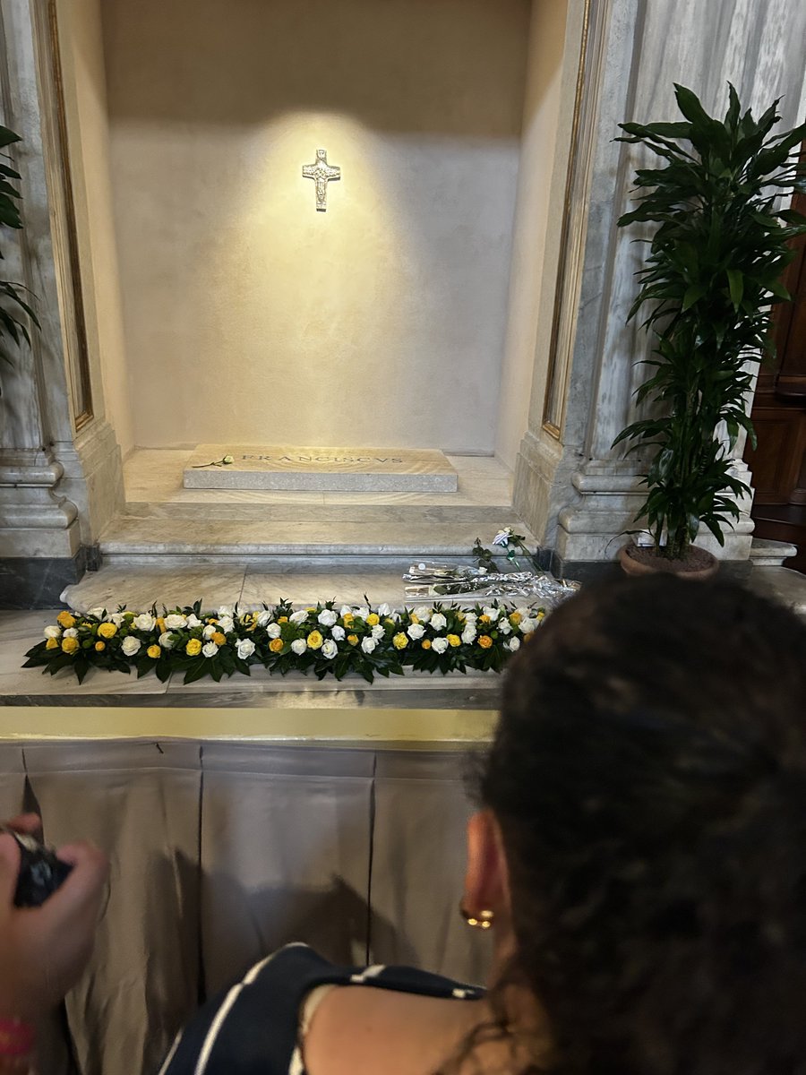 Nuestra Madre acoge a sus hijos con todo su amor. Ahora #PapaFrancisco descansa en los brazos de Santa María la Mayor, su Catedral en Roma.

📍 Pude visitarlo y pedirle por todos nosotros, por el apostolado que nos une, por fortaleza y sabiduría para enfrentar los desafíos que