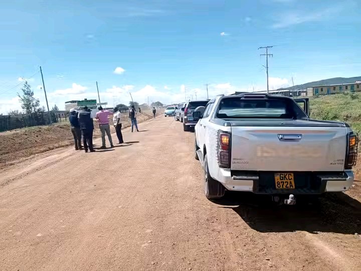 GKTongoyo's tweet photo. Alongside KeRRA engineers, I inspected the Ngoswani–Naikarra–Olderkesi Road, a major project that is set to be launched by H.E. President William Ruto on the 7th. This road will significantly improve mobility and open up economic opportunities for our people.

I also inspected the Narok West Sub-County Headquarters, which is nearing completion and is also scheduled for presidential inspection. These developments mark a new chapter of growth and service delivery in our constituency. We remain focused on delivering impactful projects to our people.
#KwenyaKwanzaGovernmentDeliver
#BETA
#BottomUpEconomicTransformativeAgenda.
