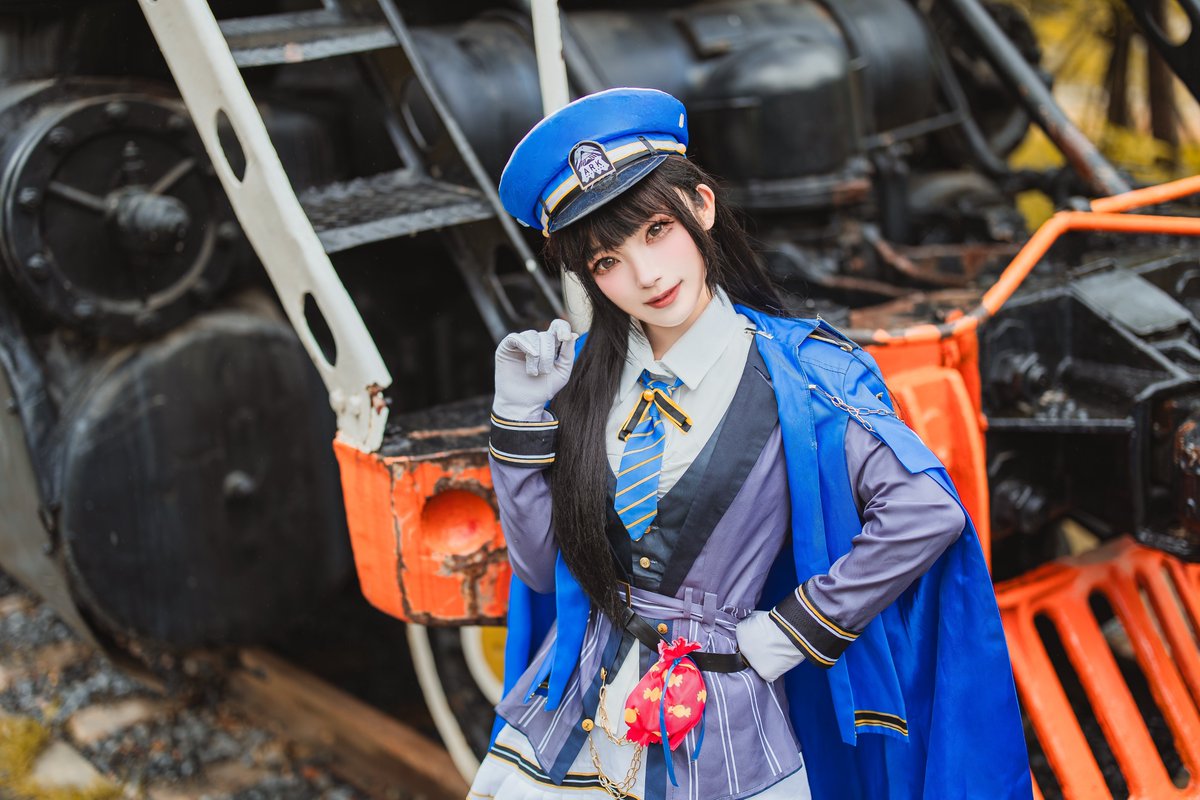 AKA_Shuang's tweet photo. 嘟嘟嘟~火车来喽~#NIKKE #NIKKEAnniversary #NIKKEcosplay  #cosplay https://t.co/u8oZXgcLP3