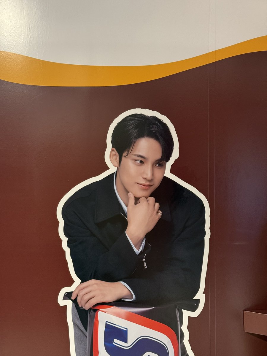 zzogguring's tweet photo. 스니커즈 에너지 스테이션 팝업스토어🍫
여기봐도 저기봐도 밍구 천지🩷🩵
내부 체험도 재미있었고 각인 서비스도 받고!

250503 - 스니커즈 에너지 스테이션 성수 팝업 https://t.co/mPQpiNe6Lw
