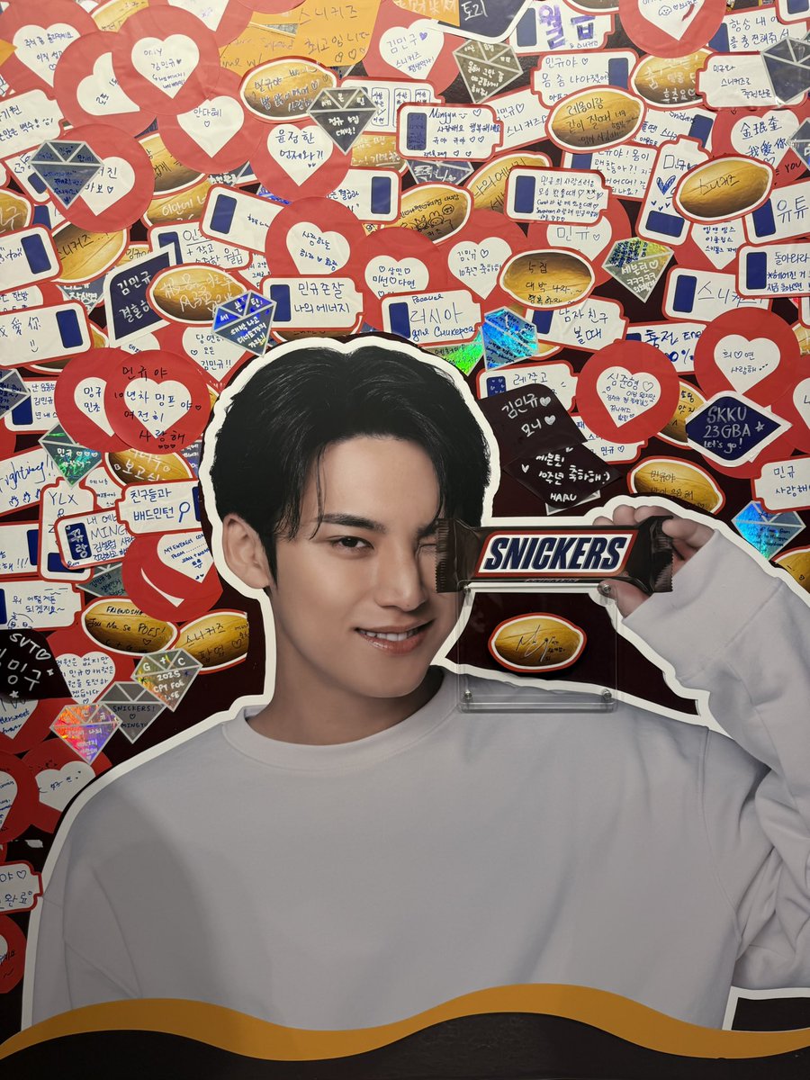 zzogguring's tweet photo. 스니커즈 에너지 스테이션 팝업스토어🍫
여기봐도 저기봐도 밍구 천지🩷🩵
내부 체험도 재미있었고 각인 서비스도 받고!

250503 - 스니커즈 에너지 스테이션 성수 팝업 https://t.co/mPQpiNe6Lw