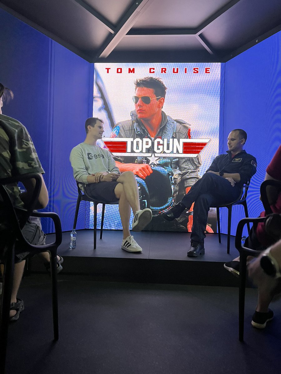 𝗠𝗮𝗿𝘁𝗶𝗻 𝗧𝘆𝗯𝘂𝗿𝗲𝗰 (@martintyburec) on Twitter photo 👇 Top Gun <a href="/astro_ales/">Aleš Svoboda</a> :) na přednášce v Litoměřicích v rámci Roadshow České spořitelny. Právě tenhle film, který přišel na svět stejně jako Aleš Svoboda v roce 1986, prý definitivně rozhodl o tom, ze chce byt letcem. Viděl ho ve třetí třídě. 👇 Top Gun <a href="/astro_ales/">Aleš Svoboda</a> :) na přednášce v Litoměřicích v rámci Roadshow České spořitelny. Právě tenhle film, který přišel na svět stejně jako Aleš Svoboda v roce 1986, prý definitivně rozhodl o tom, ze chce byt letcem. Viděl ho ve třetí třídě.