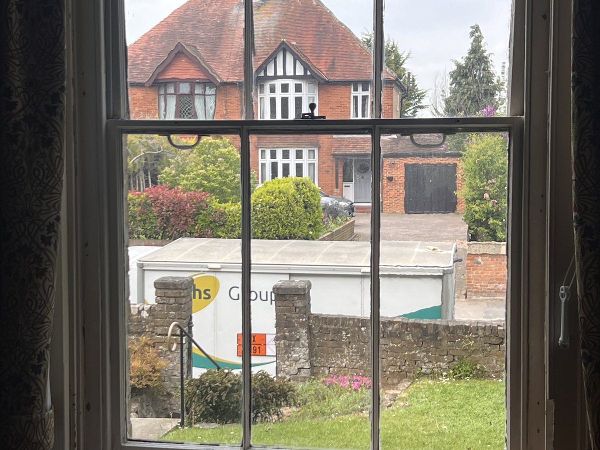MrsAngry04's tweet photo. @phsgroup Any chance you
Could ask one of your staff members to stop parking his large vehicle directly outside my house for days on end. He has a drive, two cars on it and lives way up the street from me. Appreciate taxed and all that but why do I need to look at it https://t.co/1a0B6l5hsl