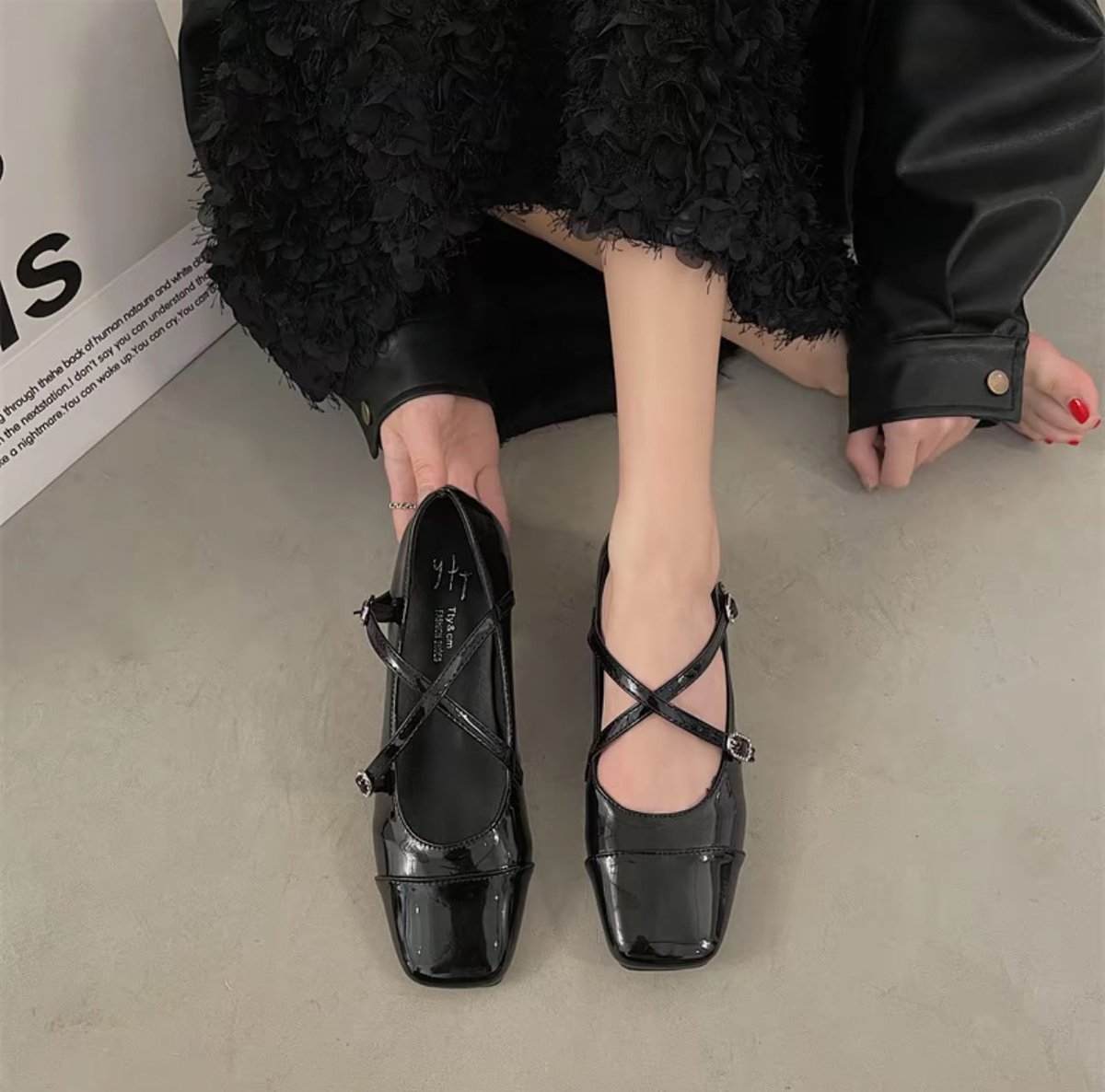 janear520's tweet photo. ส่งต่อรองเท้าmaryjane แบรนด์ JINxCHOY

Price : 190 bath ( รวมส่ง )

size: 36

มี 2คู่ค่ะ สีเงินกับดำ

#รองเท้าแมรี่เจน #รองเท้าmaryjane #maryjane #รองเท้ามือสอง #เสื้อผ้ามือสอง #เสื้อผ้ามือสองสภาพดี #เสื้อผ้าสไตล์เกาหลี #เสื้อผ้าy2k https://t.co/BQ86WoIflC