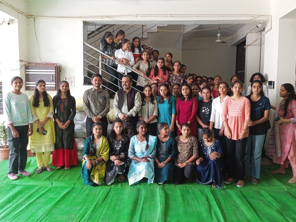 KalyankarClass1's tweet photo. Motivational lecture by Dr. Sandip Gore sir on NEET 2025 Batch
#kalyankarclasses
#babanagar
#nanded https://t.co/jVyYqc6WjZ
