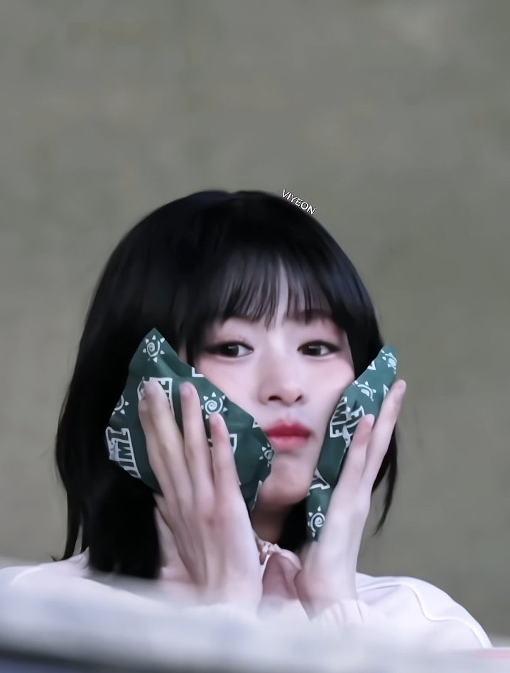 ahyeonabi's tweet photo. grrrr..... grrrrr....                           meow <3 https://t.co/hfxpNr4RCD