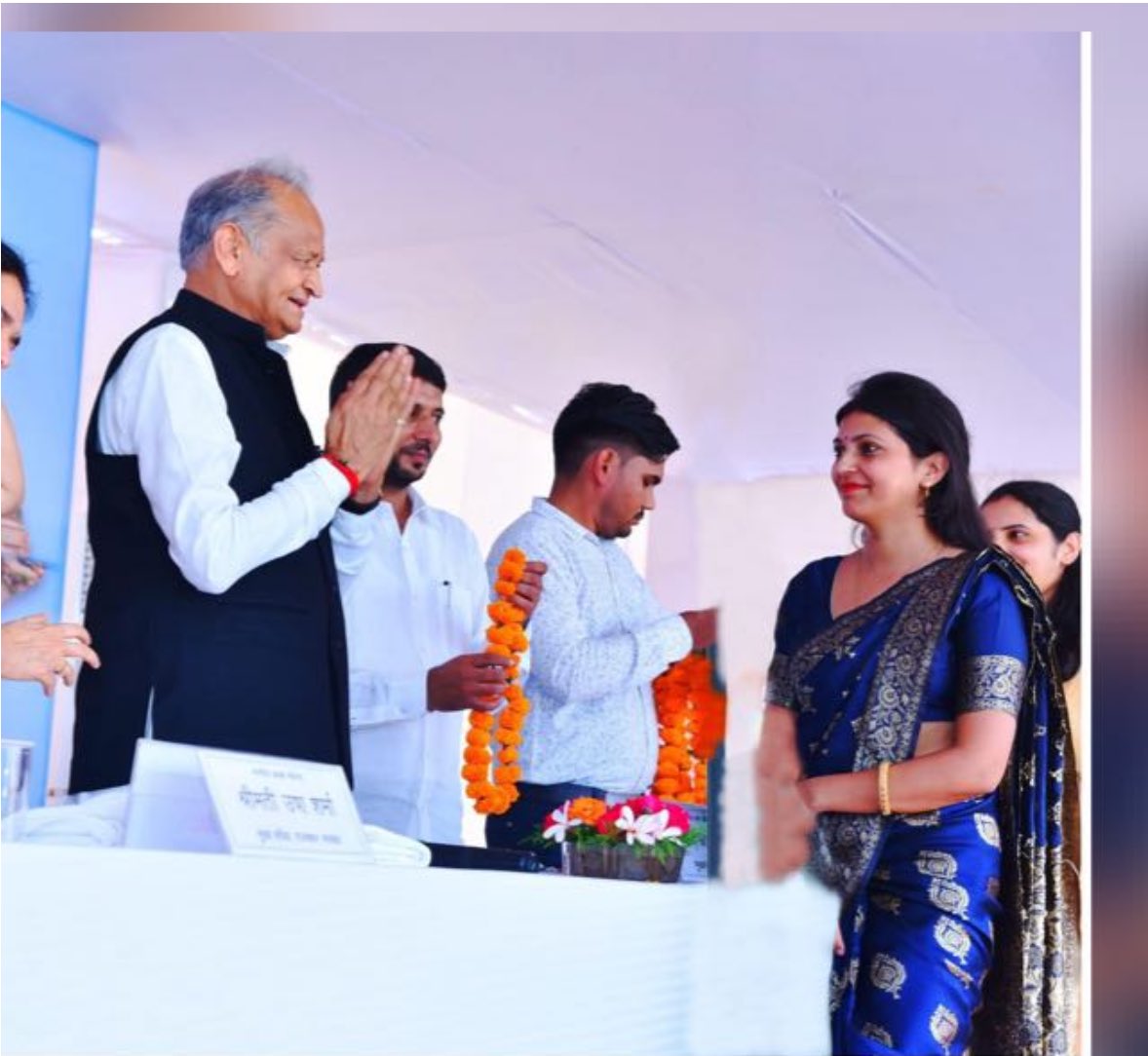 राजस्थान के पूर्व मुख्यमंत्री श्री अशोक गहलोत जी को जन्मदिन की हार्दिक बधाई एवं शुभकामनाएं।
<a href="/ashokgehlot51/">Ashok Gehlot</a>