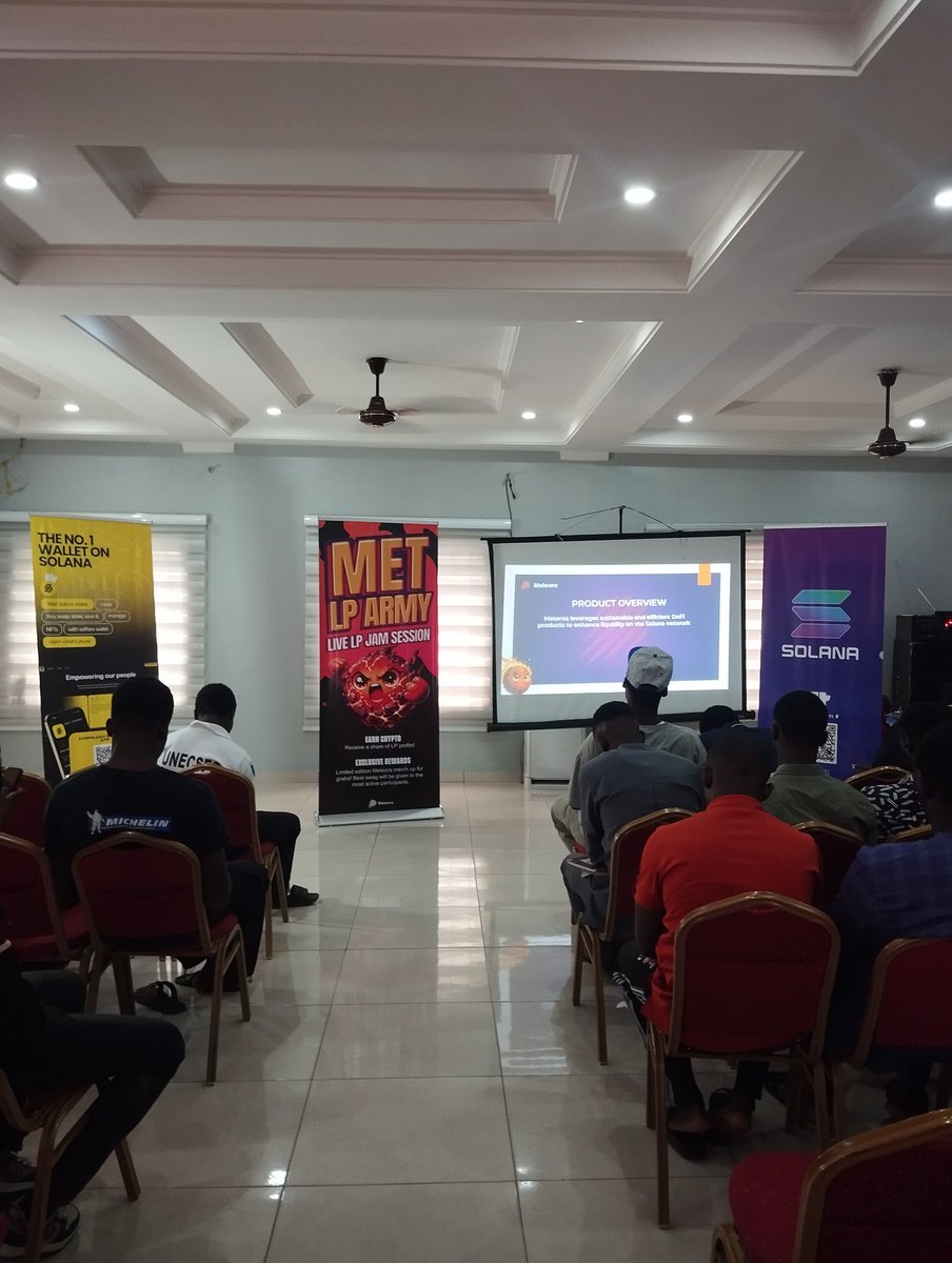 Son0fMan_001's tweet photo. Live at #METLPARMY Lokoja
Learning how to provide liquidity to token, it's DeFi terms DLMM Sessions handled by @Crego55
@easytrend_forex
Also got to know some insights about @solflare from @Te_le_com
#LPARMY
#METEORA
#LIVEINKOGI https://t.co/gf9ZtWBg4y