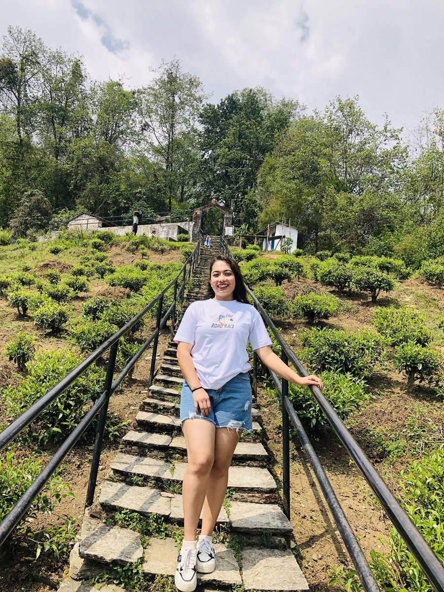 आफै मुस्काउ मुसुक्क , 
 जुनतारा टिपि कोहि दिदैन।😎
# moon