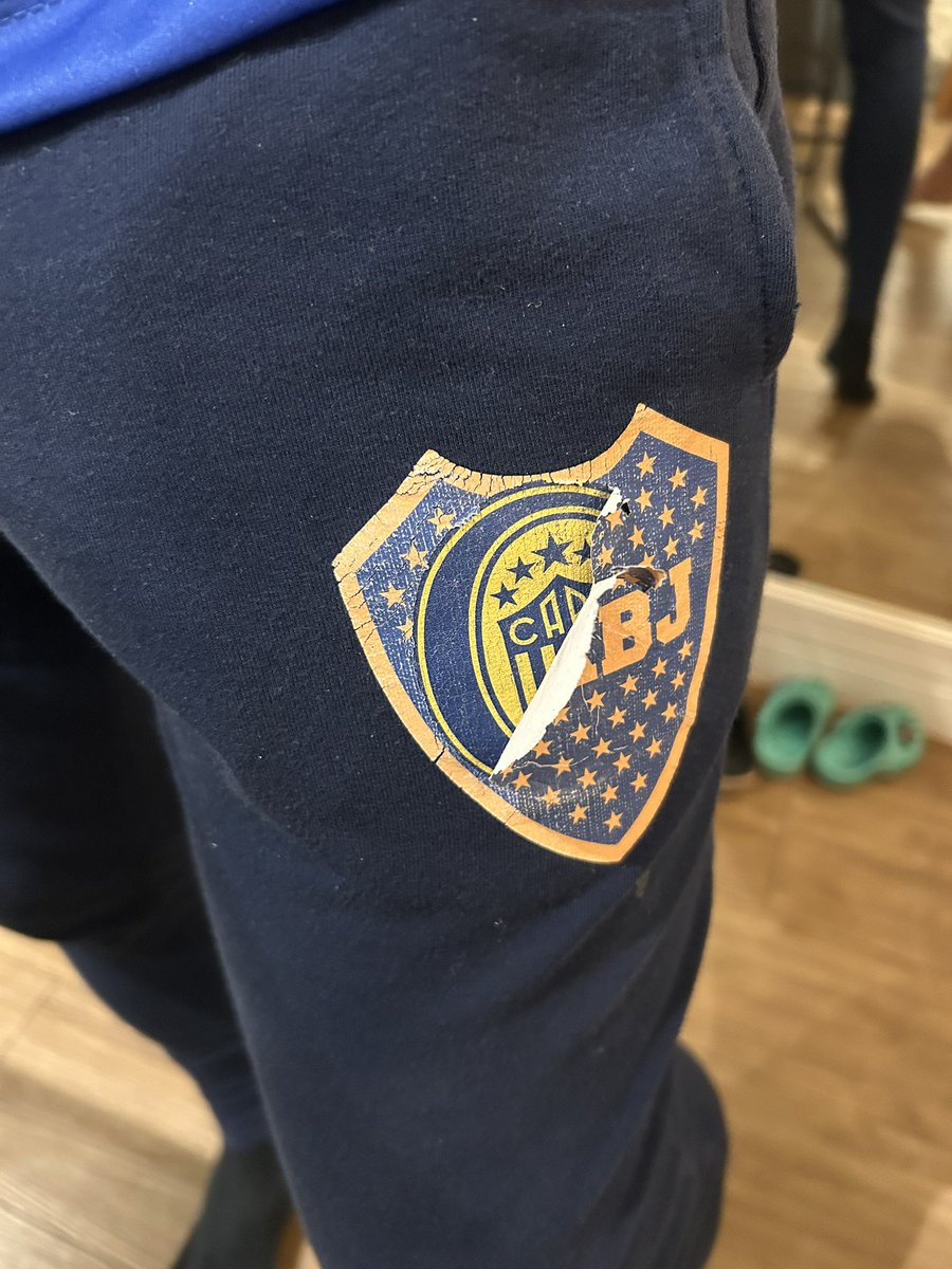 🥊𝕳 BARRAS DEL MUNDO ⚽🍺 (@barras_latam) on Twitter photo 🇧🇷🇦🇷 Un hincha del Corinthians denunció que su pantalón de Boca muto a uno de Rosario Central:
El usuario <a href="/cronicaalvinegr/">Crônica Alvinegra</a> relato que compró en 2017 un pantalón de Boca EN LA TIENDA OFICIAL DEL CLUB, cuando tanto Boca como Central vestían indumentaria Nike. Con el paso del 🇧🇷🇦🇷 Un hincha del Corinthians denunció que su pantalón de Boca muto a uno de Rosario Central:
El usuario <a href="/cronicaalvinegr/">Crônica Alvinegra</a> relato que compró en 2017 un pantalón de Boca EN LA TIENDA OFICIAL DEL CLUB, cuando tanto Boca como Central vestían indumentaria Nike. Con el paso del