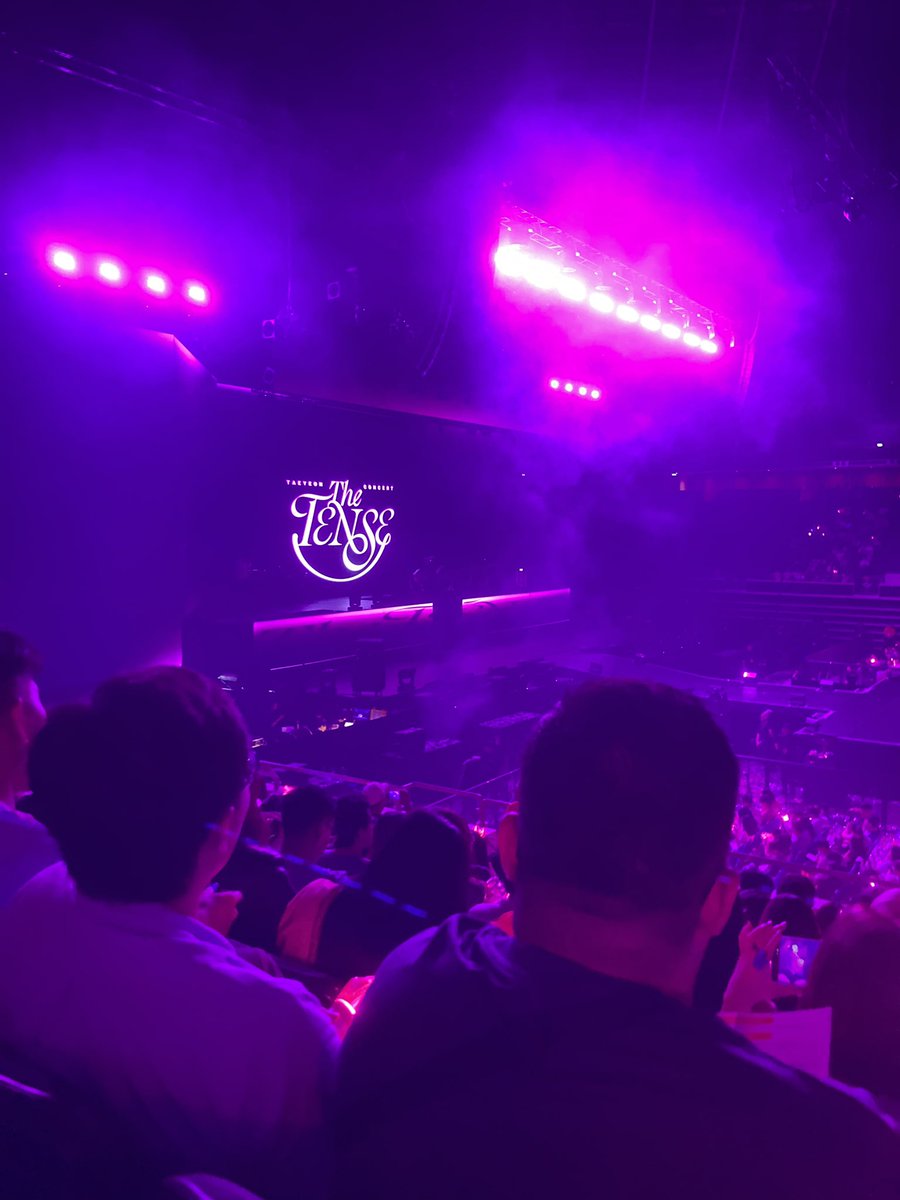 TaengScience's tweet photo. 250503 The Tense Singapore 💜 #taeyeon #TAEYEON_TheTENSE_in_sg https://t.co/hAXkxmzO77