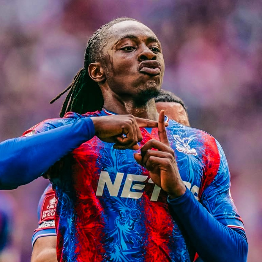 eurofootcom's tweet photo. 🏴󠁧󠁢󠁥󠁮󠁧󠁿🧠 𝐎𝐅𝐅𝐈𝐂𝐈𝐀𝐋 | Crystal Palace's Eberechi Eze won a 4-day amateur chess competition! ♟️🥇

He won £15,000 from the tournament. 💰 (BBC) https://t.co/TBiJCqdS8v