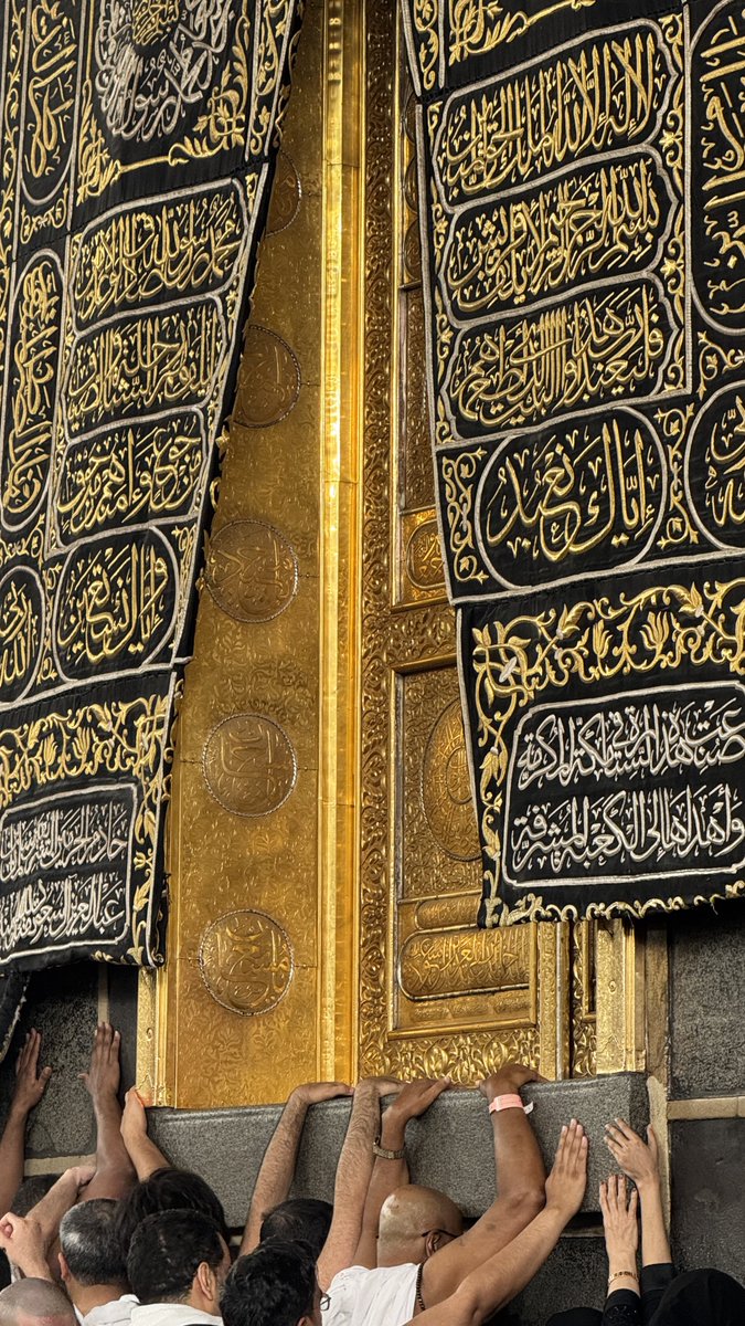 v_z7l's tweet photo. الحمدلله على التمام🤍 https://t.co/NNqfvAJwZK