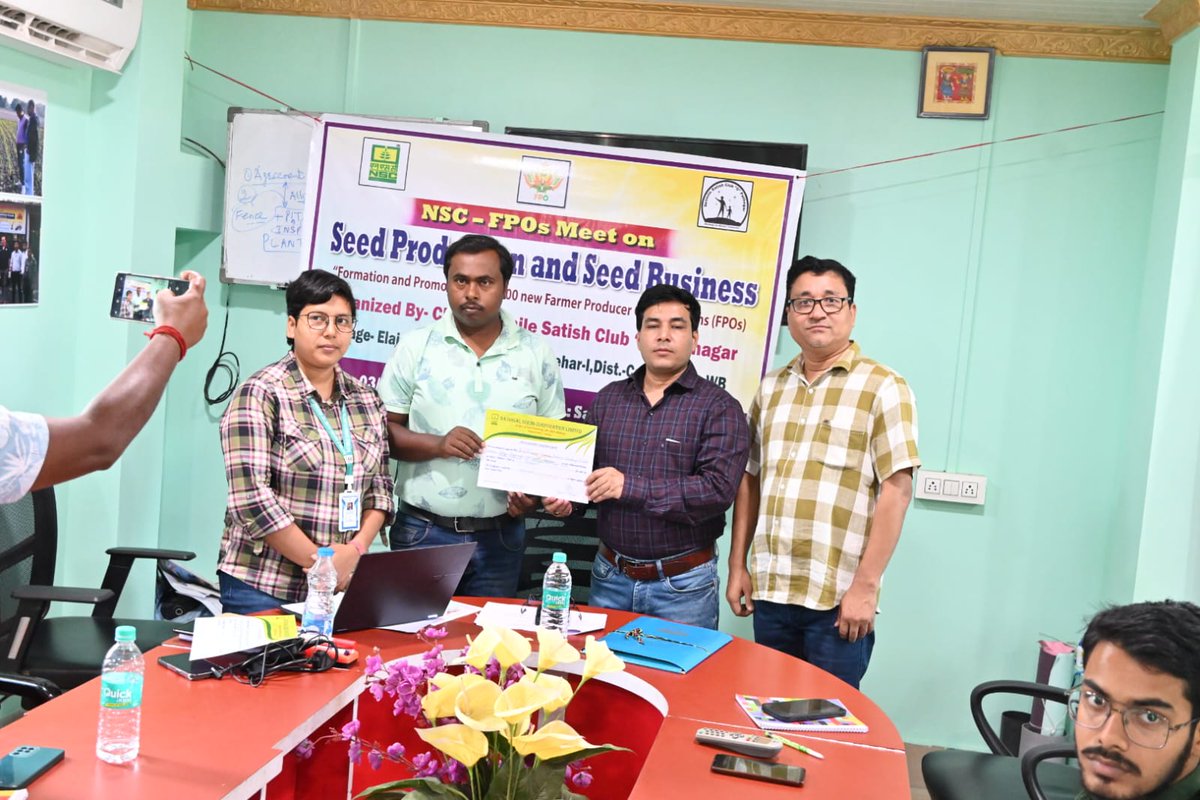 satmile's tweet photo. NSC DEALERSHIP CERTIFICATES DISTRIBUTION BY AREA MANAGER,NSC,SILIGURI, WB AT CBBO -SATMILE OFFICE

@sfacindia #SATMILE_CBBO #NSC #AGRICULTURE https://t.co/zaRi5qR4nz