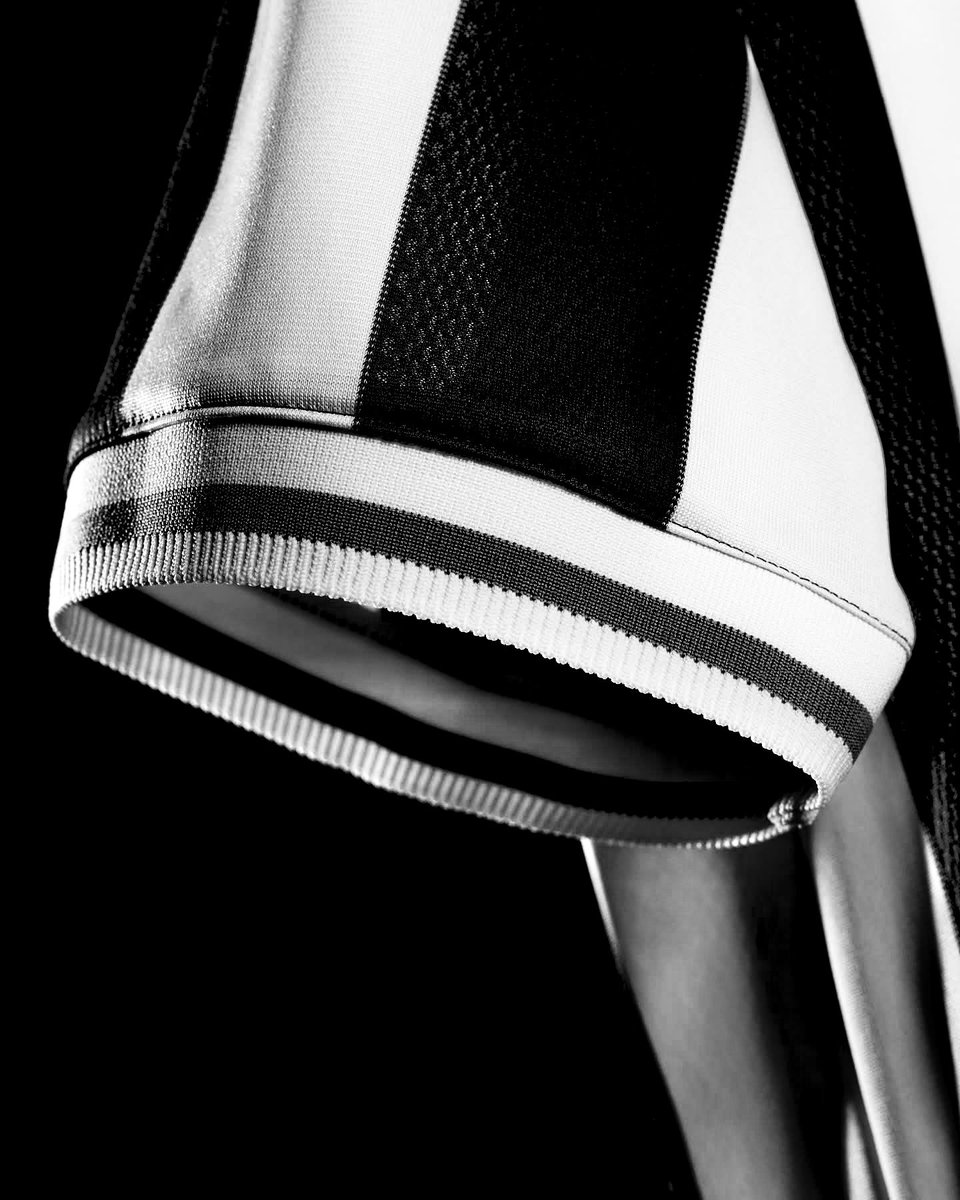 NUFCgallowgate's tweet photo. Would have loved our shirt to be the same template as this next season. 

#NUFC @adidasfootball https://t.co/YdCb7J8OKq