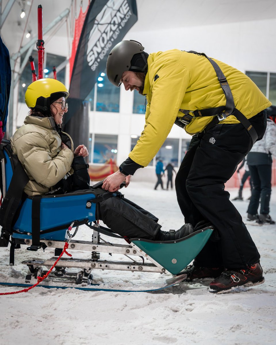 At Snozone, our adaptive lessons ensure that everyone, regardless of ability, can experience the thrill of skiing and snowboarding. 
Our expert coaches provide tailored support to help you gain confidence on the slopes. 
Book your adaptive lesson today! 💙