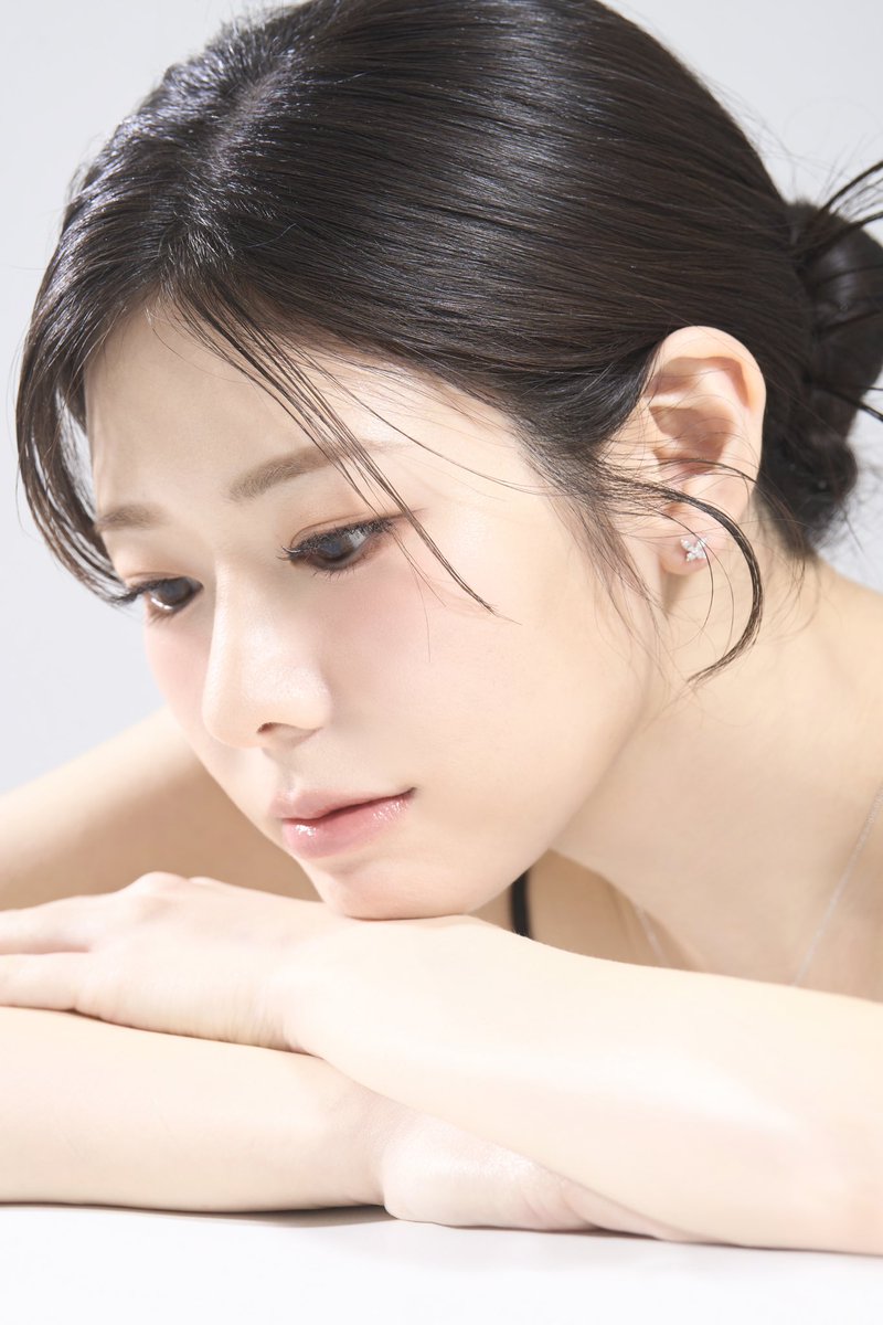 artmake_miu's tweet photo. 宣材写真撮ってなかったのでついに、、
韓国でプロフィール写真撮ってきました📸
ヘアメの方もカメラマンさんもとてもお優しくて
私の拙い韓国語と英語でいけました🙇‍♀️✨
ROBAN STUDIO
📍ソウル特別市 瑞草区 方背洞 912-9
https://t.co/jQSr4UAa5r
https://t.co/bFzFgPSV3T https://t.co/Jg83L8CeBB