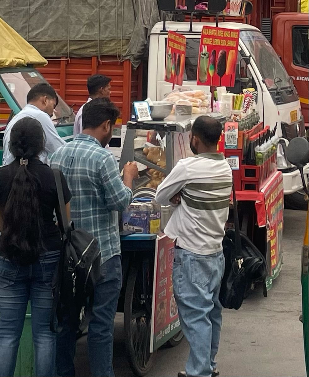 federationLpn's tweet photo. Permanent Illegal encroachment of public land and footpath by #DMRC
And Despite court orders, there are illegal hawkers on which no action is taken @LtGovDelhi @gupta_rekha @OfficialDMRC @p_sahibsingh @pwd https://t.co/407AA1Sc3B