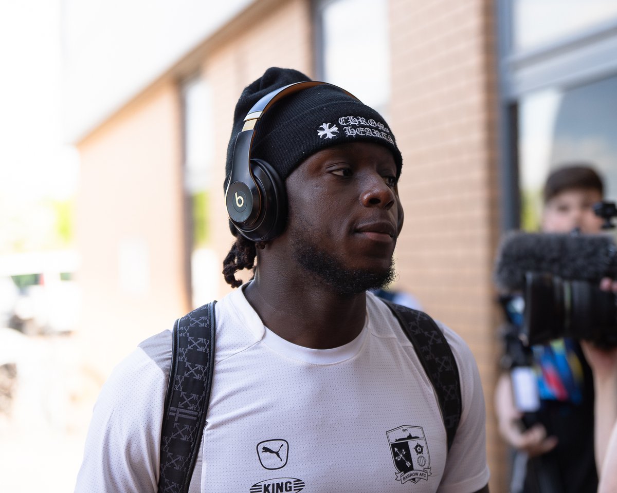 Arrivals in the south 📸

#WeAreBarrow