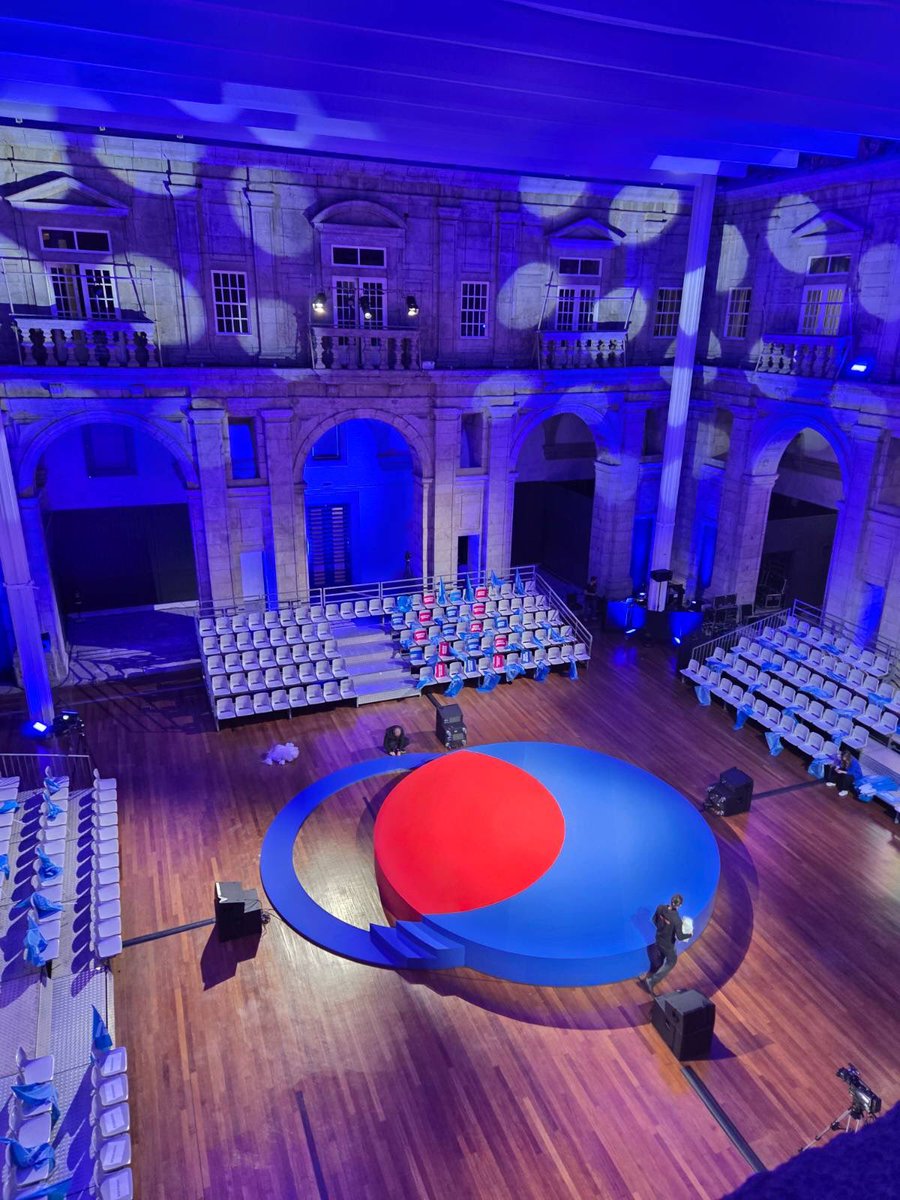 🔴🔵 Daqui a pouco, mais um evento com a habitual cenografia IL.

Liberal é um estado de espírito.