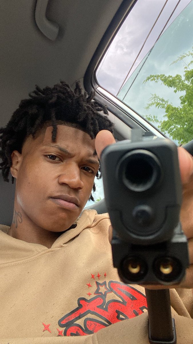 23topopp's tweet photo. Ion use this shit buh fwm! https://t.co/I9vyvn0MbL