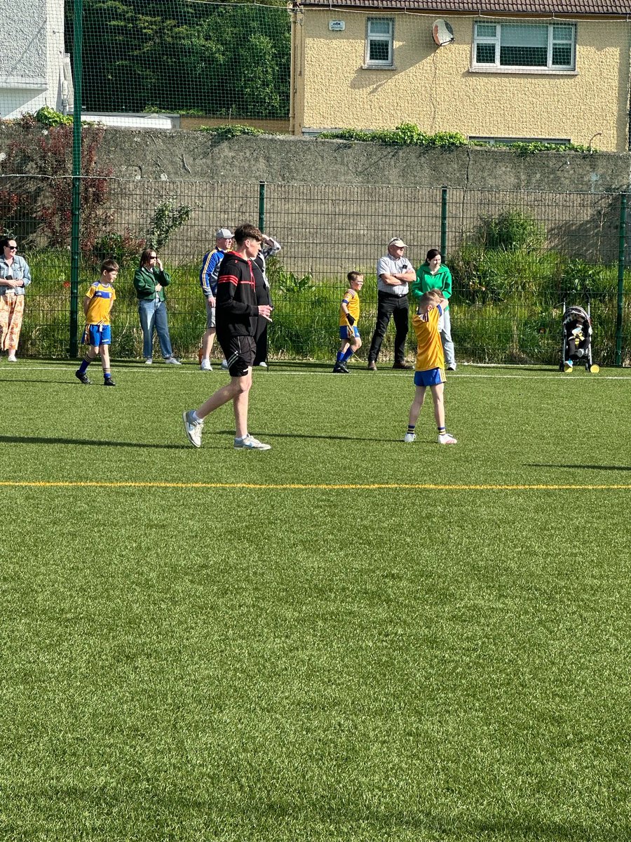 hsclonmelcbs's tweet photo. A huge thank you to all involved in our GoGames Football Blitz!

With organisers, teams, coaches, our  students, volunteers, former students &amp; teachers, huge work went into the morning!

We look forward to welcoming all teams again for our GoGames hurling blitz in 2 weeks time! https://t.co/6wvrvVVnI5