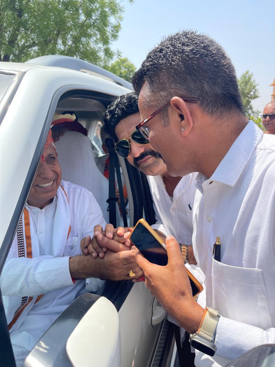 आईएफडब्ल्यूजे पत्रकार संगठन के प्रदेश सचिव श्री विक्रम सिंह जी करनोत ने केंद्रीय कृषि मंत्री भागीरथ जी चौधरी से मुलाकात की तथा पत्रकार सुरक्षा कानून लागू करने की मांग को लेकर ज्ञापन सौंपा, साथ ही उन्होंने संगठन के बारे में जानकारी दी।