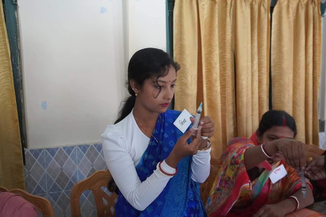 MouwaJannatul's tweet photo. From learning to leading, women in climate-vulnerable areas of π§π© are stepping up as livestock service providers! πͺπ Thanks to a 5-day training backed by @UN_Women & @MJF_BD, theyβre now equipped to lead with skills, resilience & purpose. π±π
#FromLearningToLeading https://t.co/bj6e6qIH7W