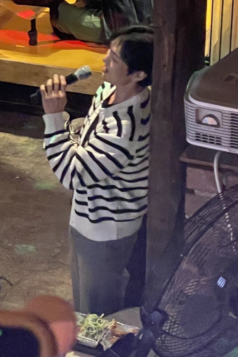 로이킴님작곡신곡 제목에  꽃   이들어간다고?
이창섭오빠 스포의권위자황제 뭐그런거하셔야될듰