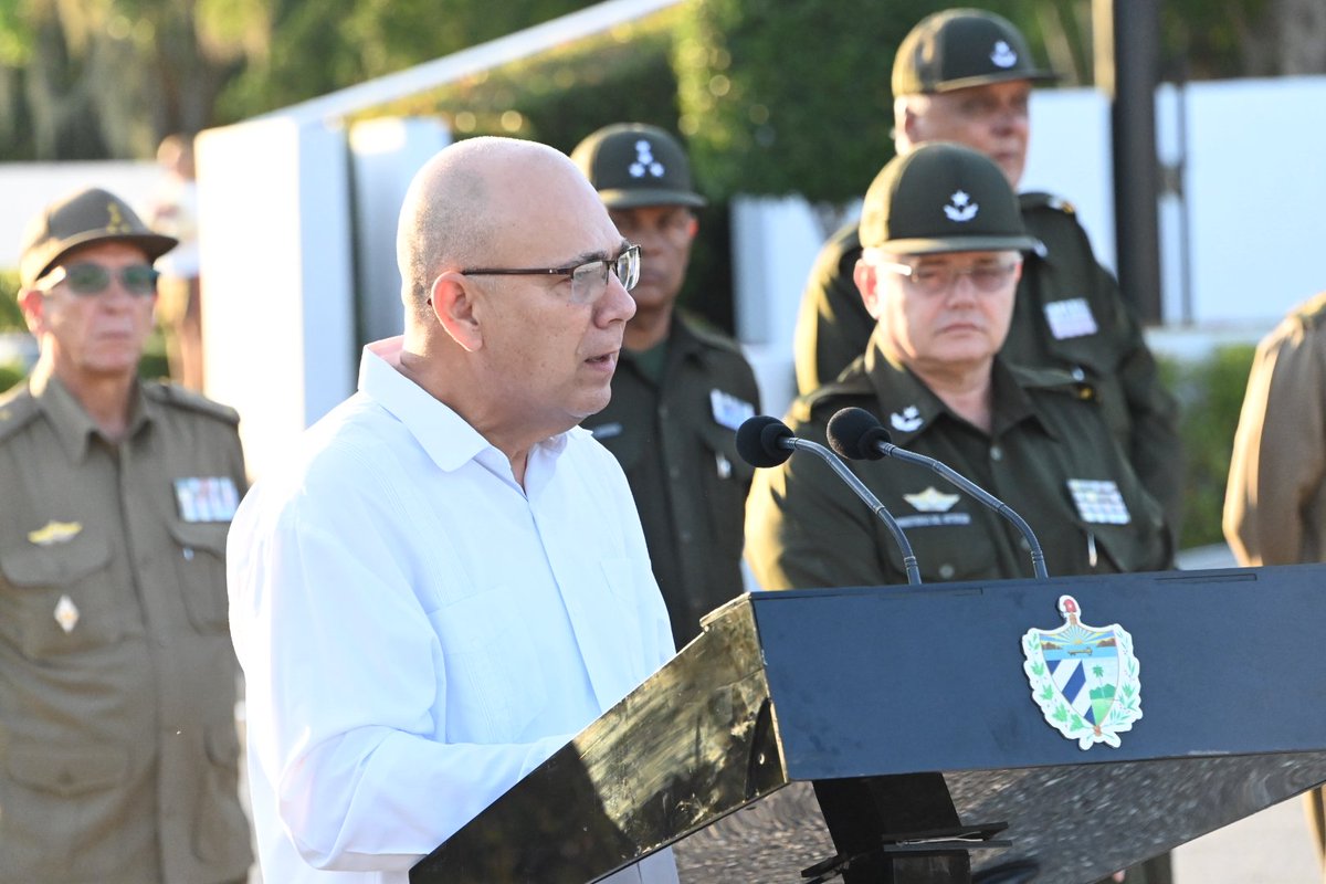 En el Mausoleo al Soldado Internacionalista Soviético se conmemoró el aniversario 80 de la victoria sobre el fascismo. Con la presencia de <a href="/DiazCanelB/">Miguel Díaz-Canel Bermúdez</a> y <a href="/DrRobertoMOjeda/">Dr. Roberto Morales Ojeda</a> se honró a quienes, con valentía y sacrificio, defendieron la libertad. 
#TenemosMemoria
