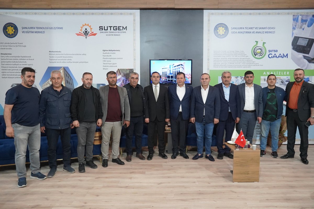 US Fuarcılık Genel Müdürü Sn. Ülker Selviler, İMKON Genel Başkan Yardımcısı ve Şanlıurfa Müteahhitler Birliği Başkanı Sn. Mustafa Önal ile beraberindeki heyet, 2. Şanlıurfa İnşaat-Yapı ve Dekorasyon Fuarı'nda standımızı ziyaret etti.

Heyet, Yönetim Kurulu Başkanımız Sn. Mehmet