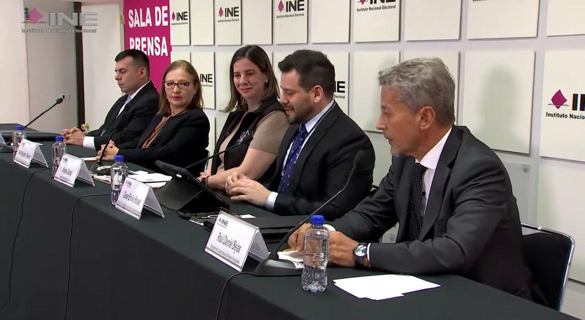 TSJE_Py's tweet photo. 📌El ministro del TSJE, @ce_rossel en carácter de Jefe de Misión de la @UNIORE, se encuentra en el proceso de observación integral de las Elecciones Judiciales 2025 de México🇲🇽.

🔗Ampliá la información en https://t.co/2RR9kX5Z99

#JusticiaElectoralPy🇵🇾
#PromotoresdelaDemocracia https://t.co/9JijA5Fdz7