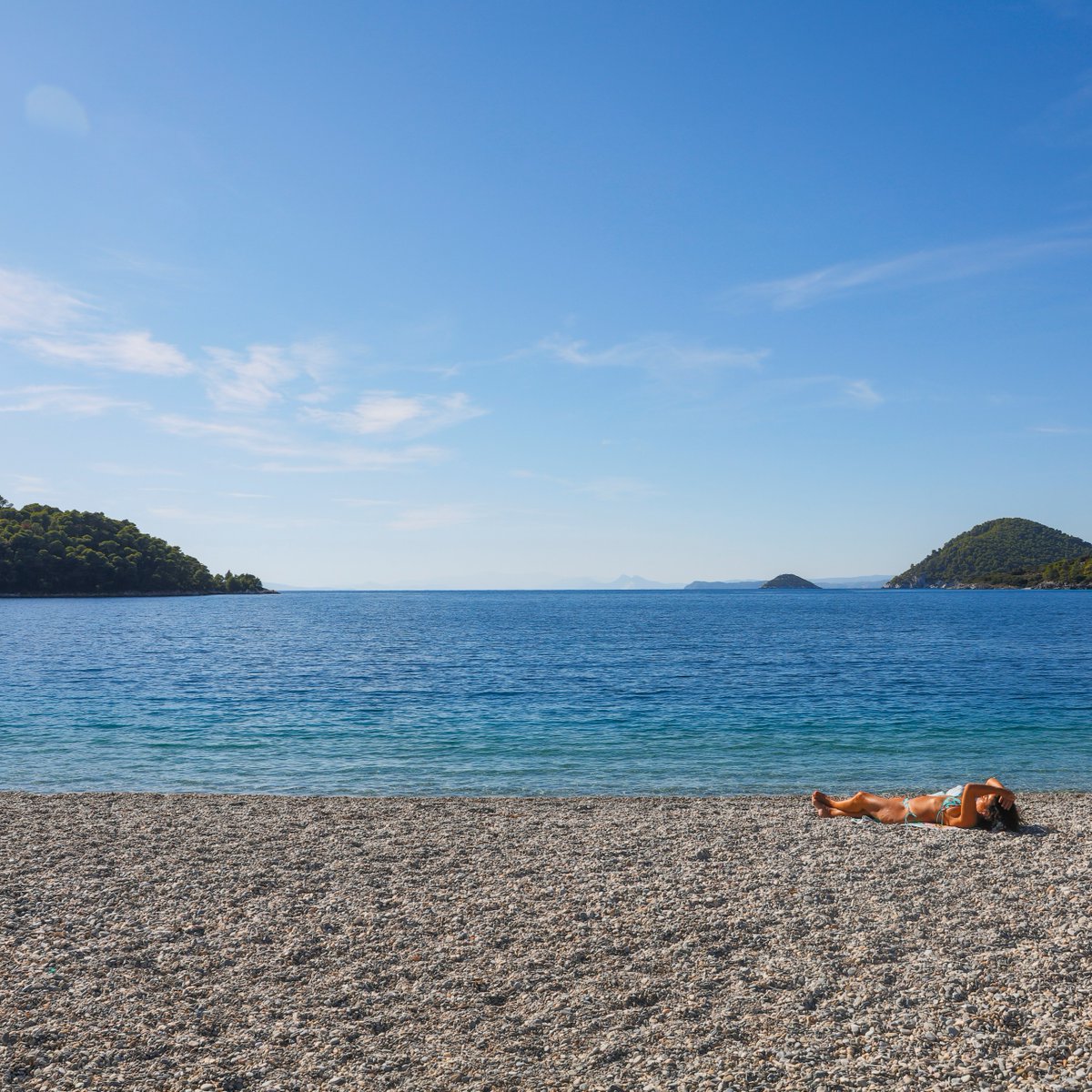 VisitGreecegr's tweet photo. #Skopelos is famous for pine-fringed beaches, turquoise waters, and incredible local cuisine. It rose to global fame as the filming location for Mamma Mia! 🌊🎬

Have you seen the movie?

👉 https://t.co/Lf8M1TI0F3

#VisitGreece https://t.co/WvLbTWrX1q