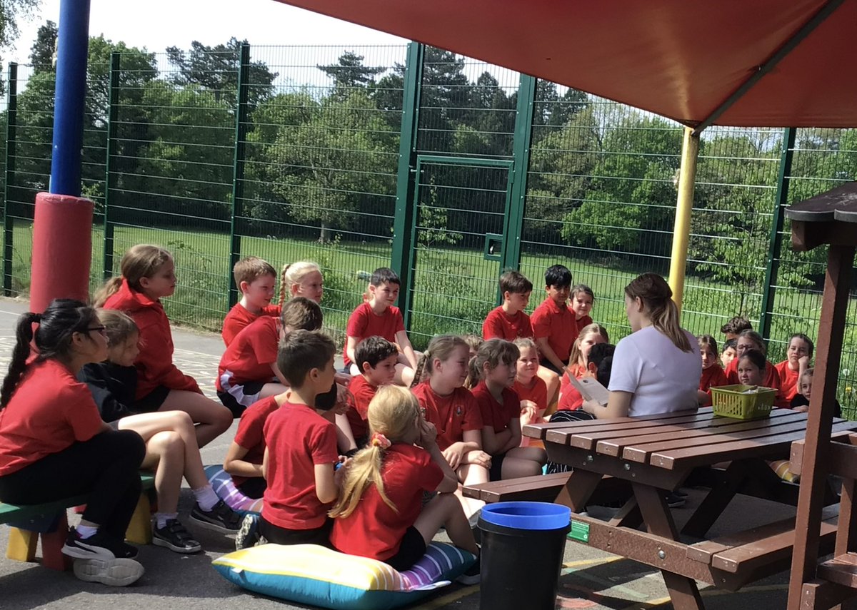 Class 3 love to read for pleasure everyday but this week’s story time has been particularly nice as we made the most of the lovely weather and read outside, using our new outdoor cushions to get comfy 📖