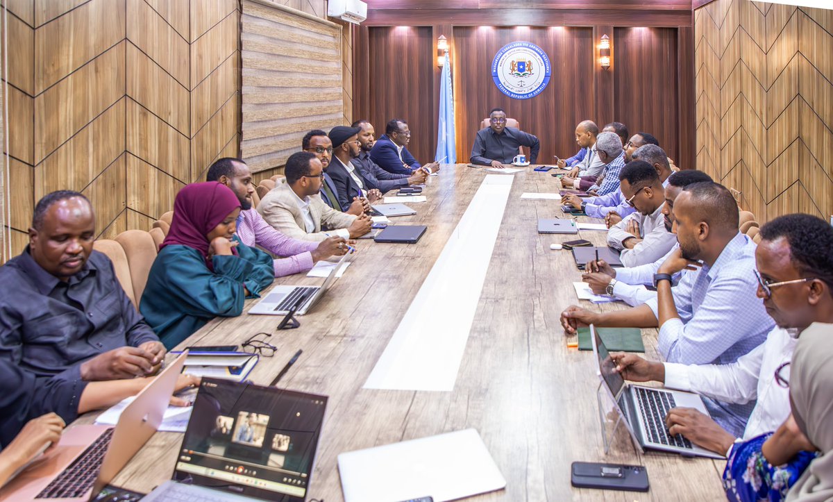 Ministry of Justice and Constitutional Affairs🇸🇴 (@mojsomalia) on Twitter photo Quarterly Leadership Meeting
H.E. Minister <a href="/HassansheikhAli/">Hassan Moallin</a> chaired the Ministry’s quarterly leadership meeting, reviewing departmental performance and setting strategic priorities. Directors shared key updates and progress reports. Quarterly Leadership Meeting
H.E. Minister <a href="/HassansheikhAli/">Hassan Moallin</a> chaired the Ministry’s quarterly leadership meeting, reviewing departmental performance and setting strategic priorities. Directors shared key updates and progress reports.