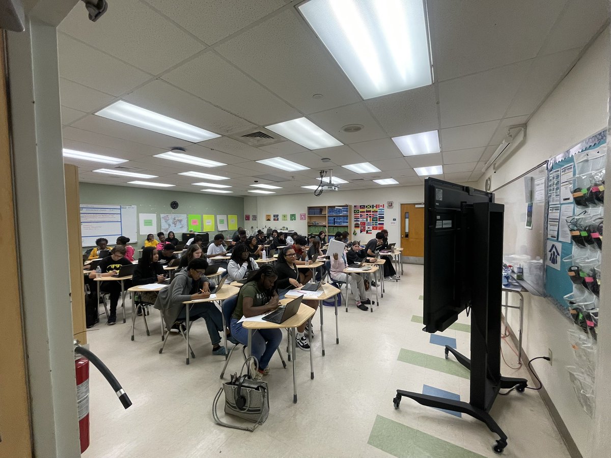 AP_LindaBailey's tweet photo. Huge success at our Saturday Algebra & Geometry EOC Camps!
So proud of our Colts who showed up, showed out, and put in the work! Free food, fun, and focused learning β we love to see it! Letβs keep that momentum going into testing season! #ColtsUnited #MissionKindness #EOCReady #ChargeUpAndTestStrong πβοΈβ
π