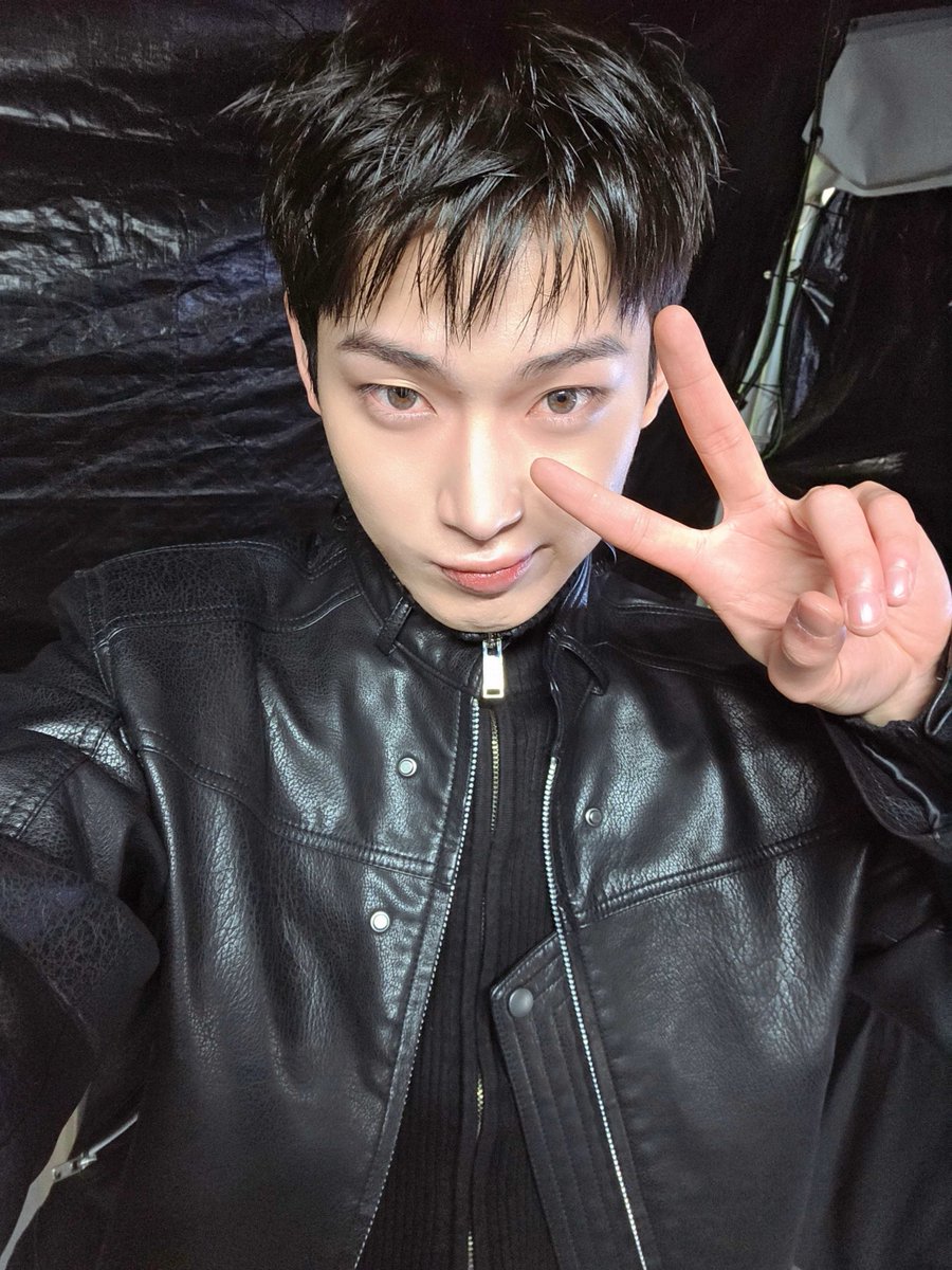 [ #선우’s Post ] 250503

#SUNOO: 🖤

<a href="/ENHYPEN_members/">ENHYPEN</a> <a href="/ENHYPEN/">ENHYPEN OFFICIAL</a> #ENHYPEN #엔하이픈