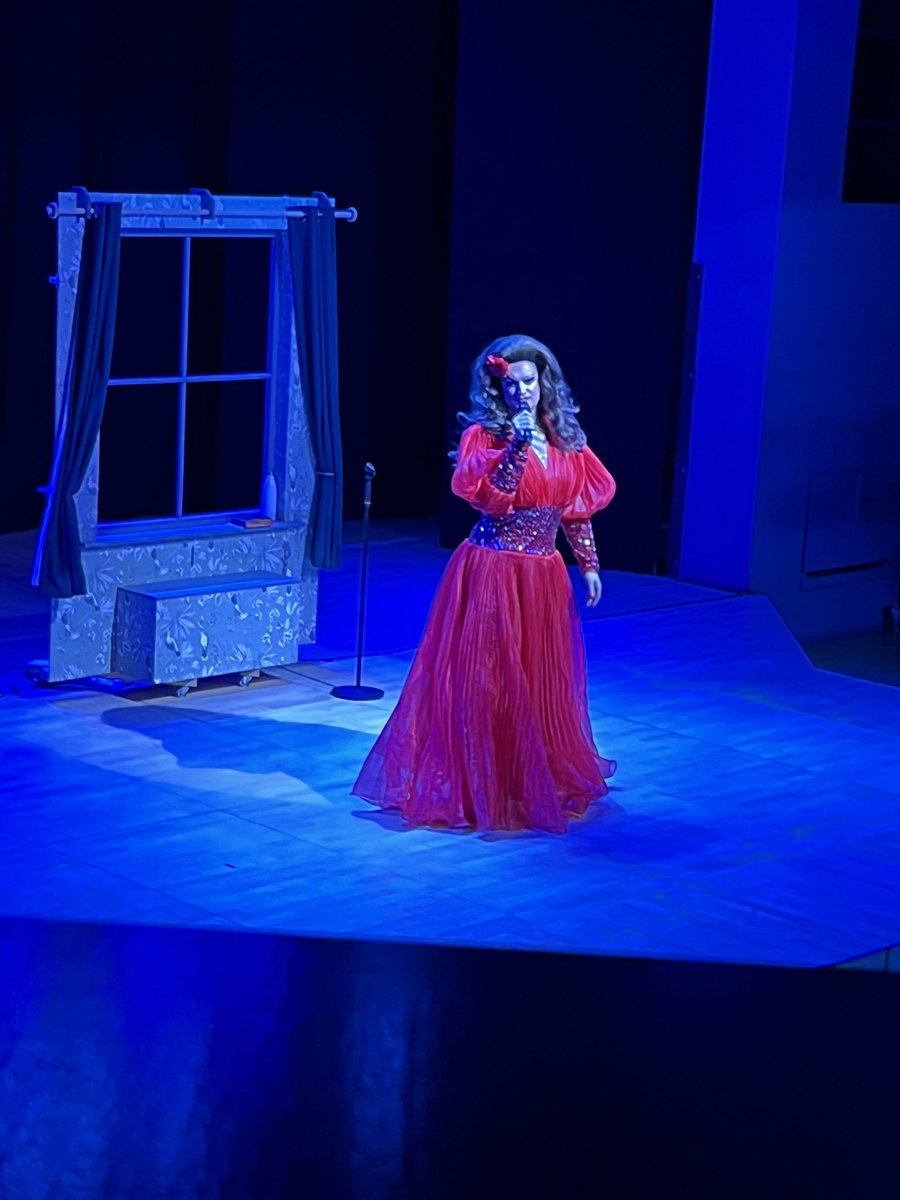 Hilarious <a href="/thekatebutch/">Kate Butch</a> at <a href="/MKStables/">MKStables</a> last night. Catch the tour while you can before it starts what will surely be a decades-long residency on Broadway!