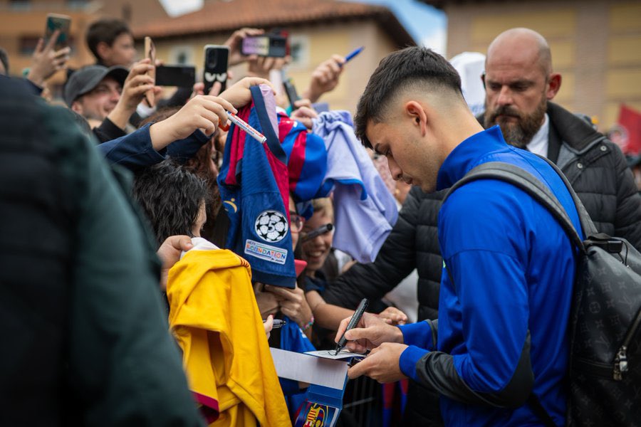 doebwoybabino's tweet photo. Canโt wait to see Pedri Potter work his magic on the pitch tonight!
Letโs go, team!
#PedriMagic https://t.co/PM91DG6kXA