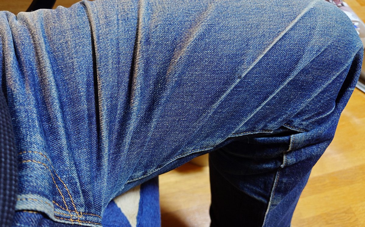 yunu2222's tweet photo. ジーパンはさみしく自撮りしてるのでいつも同じ画像になりがち。

LVC  LEVI'S 501XX   1955年モデル 
コーンミルズ  アメリカ製
6年目。

#ゆぬ #リーバイス #ジーンズ #デニム https://t.co/PxtHET9jNe
