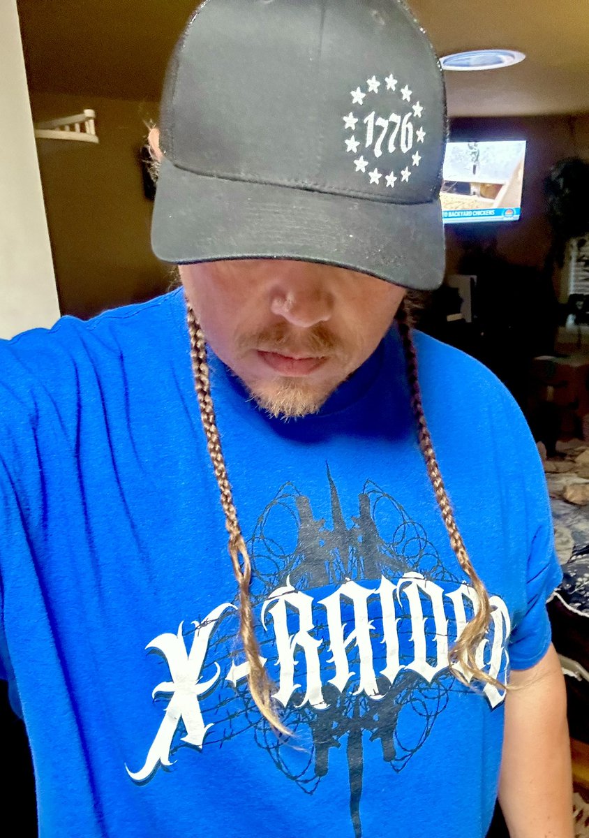 DJKingJam's tweet photo. Hitting the road for the weekend
Mood = 🖤💙
Outfit = Comfort
#kotd #StrangeMusic #Xraided #Nike #AirMaxPlus #YourSneakersAreDope https://t.co/cBoUkBvVTe